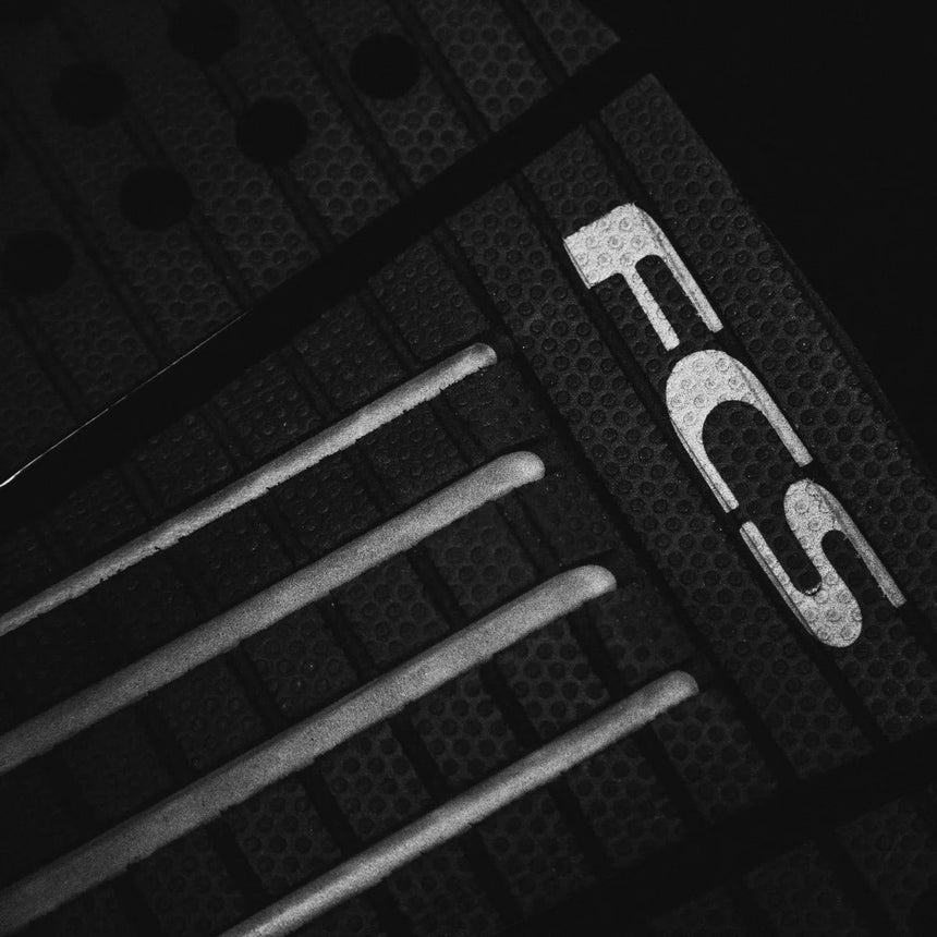 Julian Tread - Lite Black/Charcoal - Pad de SurfPadsFcs